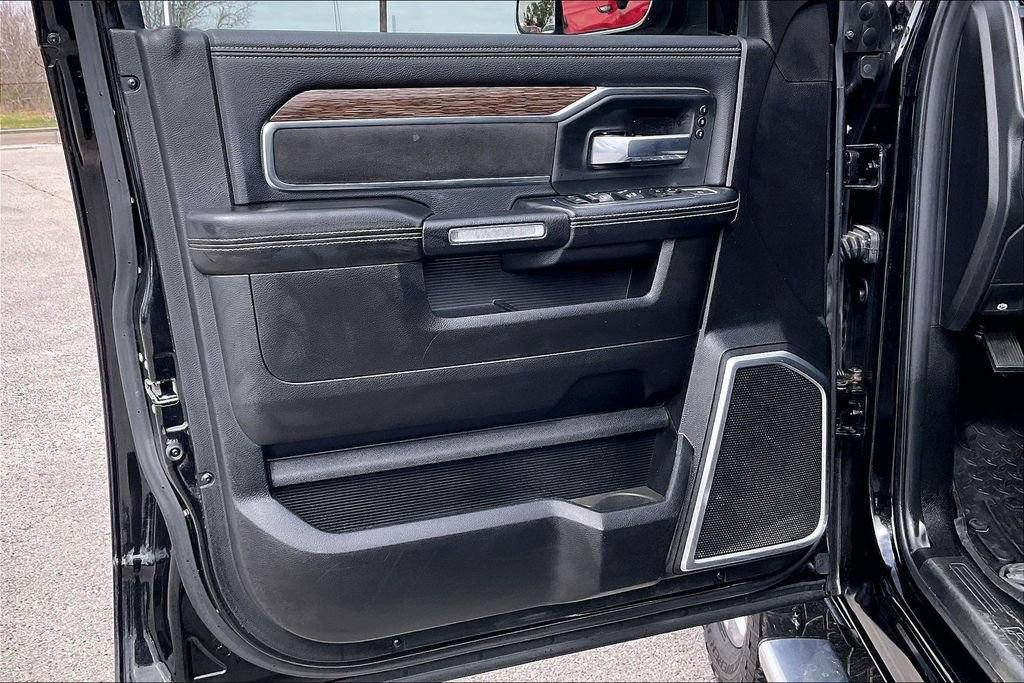 Used 2019 RAM 2500 Laramie AWD/4WD image 17