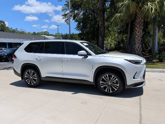 Used 2024 Toyota Grand Highlander AWD Hybrid image 4