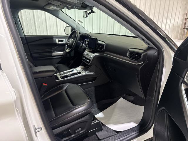 Certified 2023 Ford Explorer XLT w/ Equipment Group 202A AWD/4WD image 33