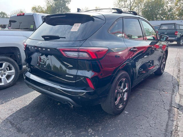 Certified 2024 Ford Escape ST-Line w/ Tech Pack #1 AWD/4WD image 2