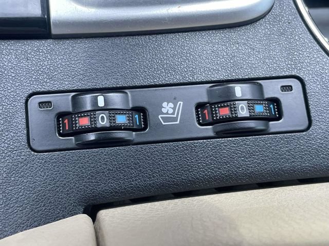 Used 2017 Toyota Highlander Limited Platinum AWD/4WD image 29
