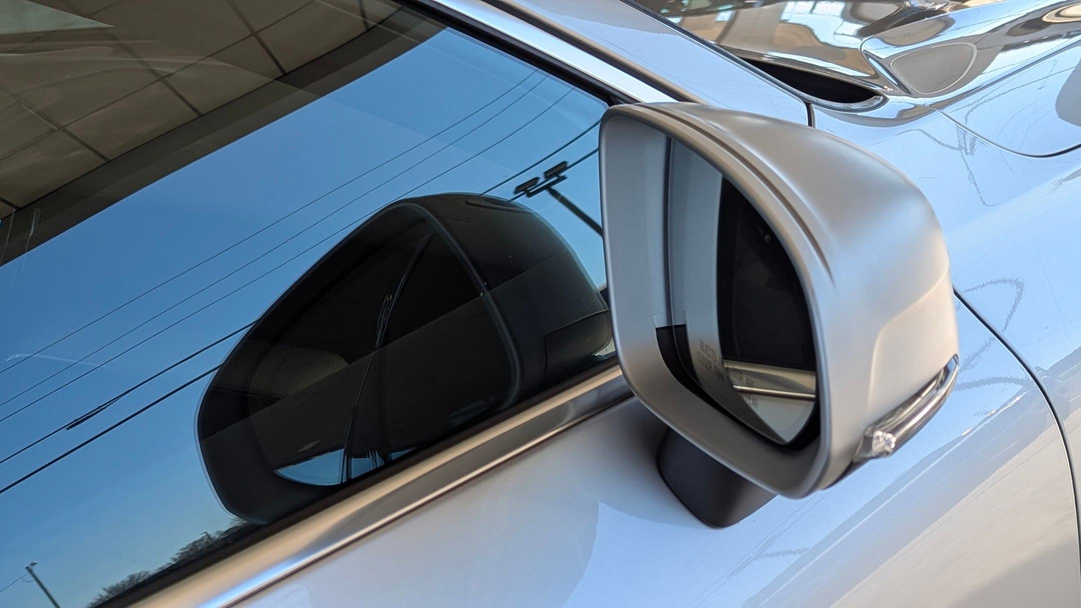 Used 2018 Volvo XC60 T6 R-Design w/ Convenience Package image 20