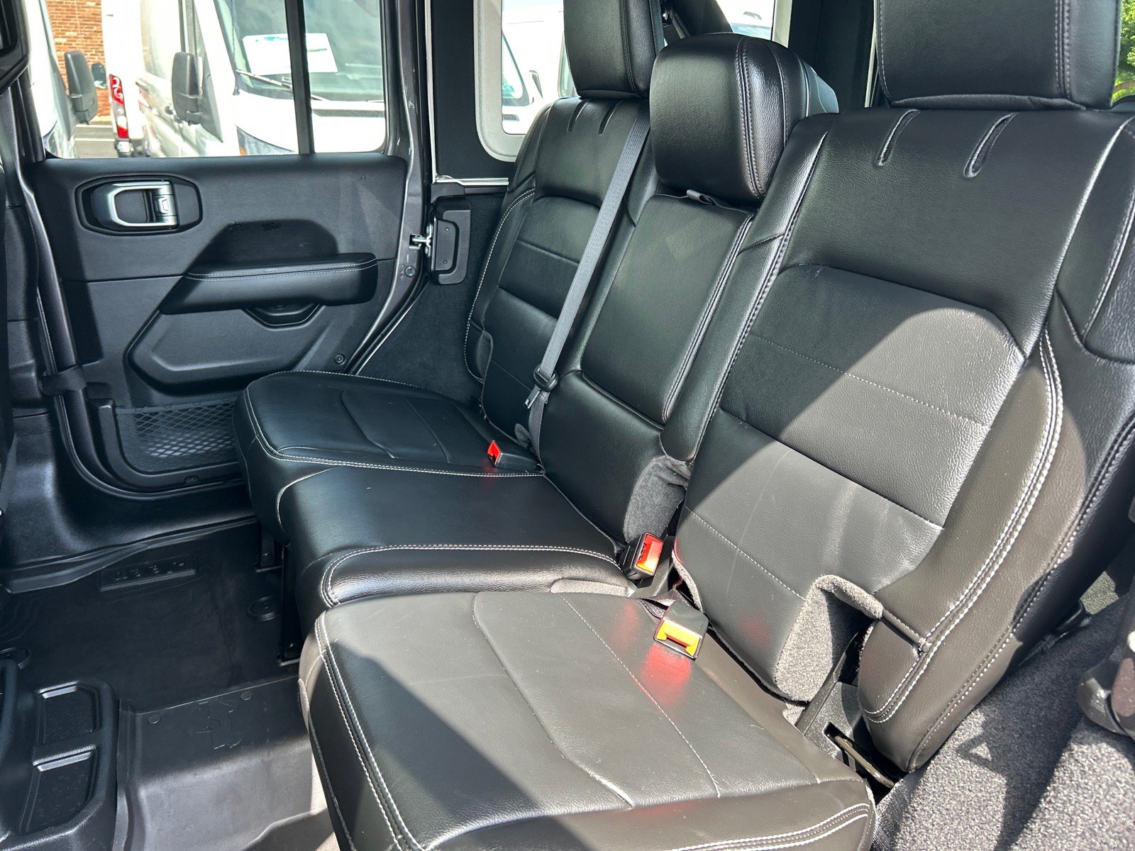 Used 2022 Jeep Wrangler Unlimited Sahara w/ Cold Weather Group AWD/4WD image 11