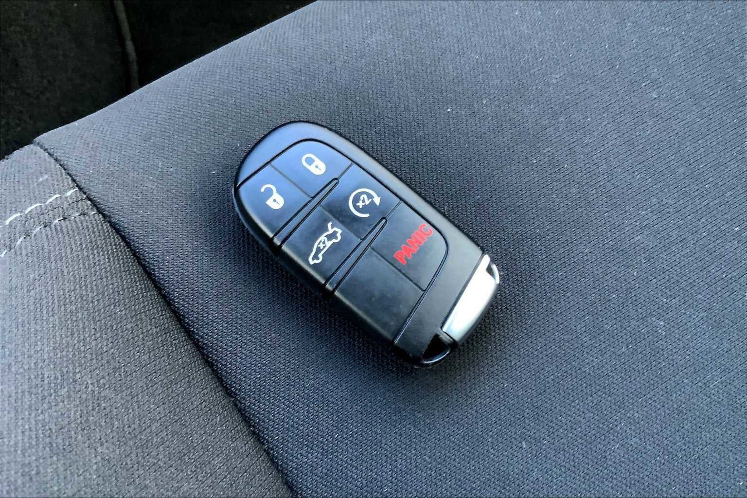 Used 2023 Dodge Charger R/T w/ Blacktop Package image 21