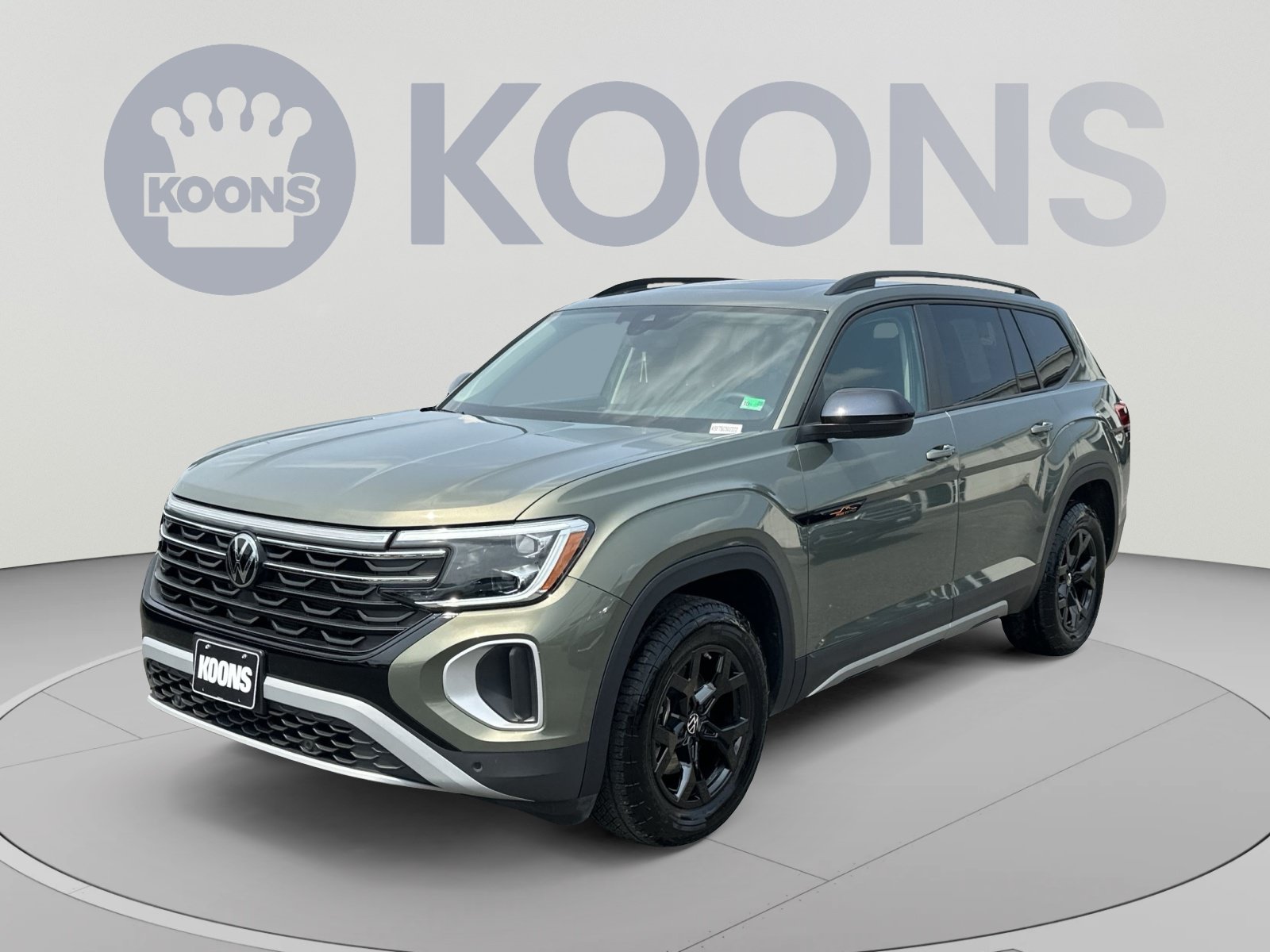 Used 2025 Volkswagen Atlas Peak Edition SE AWD/4WD image 5