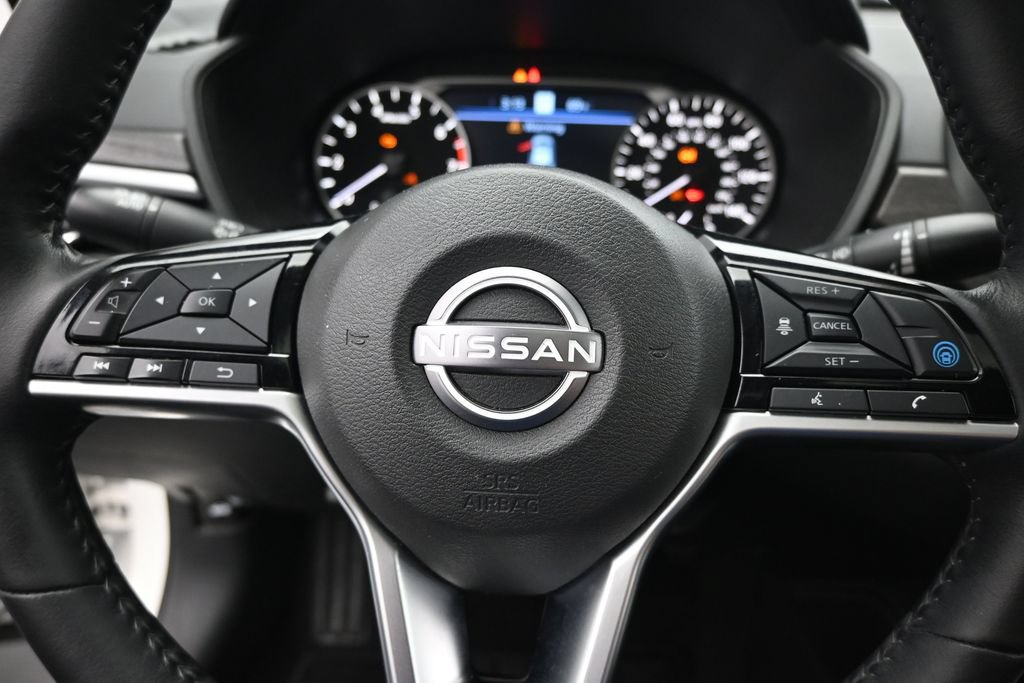 Used 2024 Nissan Altima 2.5 SL FWD image 12