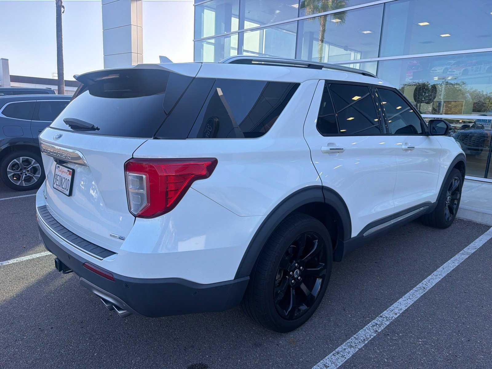 Certified 2020 Ford Explorer Platinum w/ Premium Technology Package AWD/4WD image 7