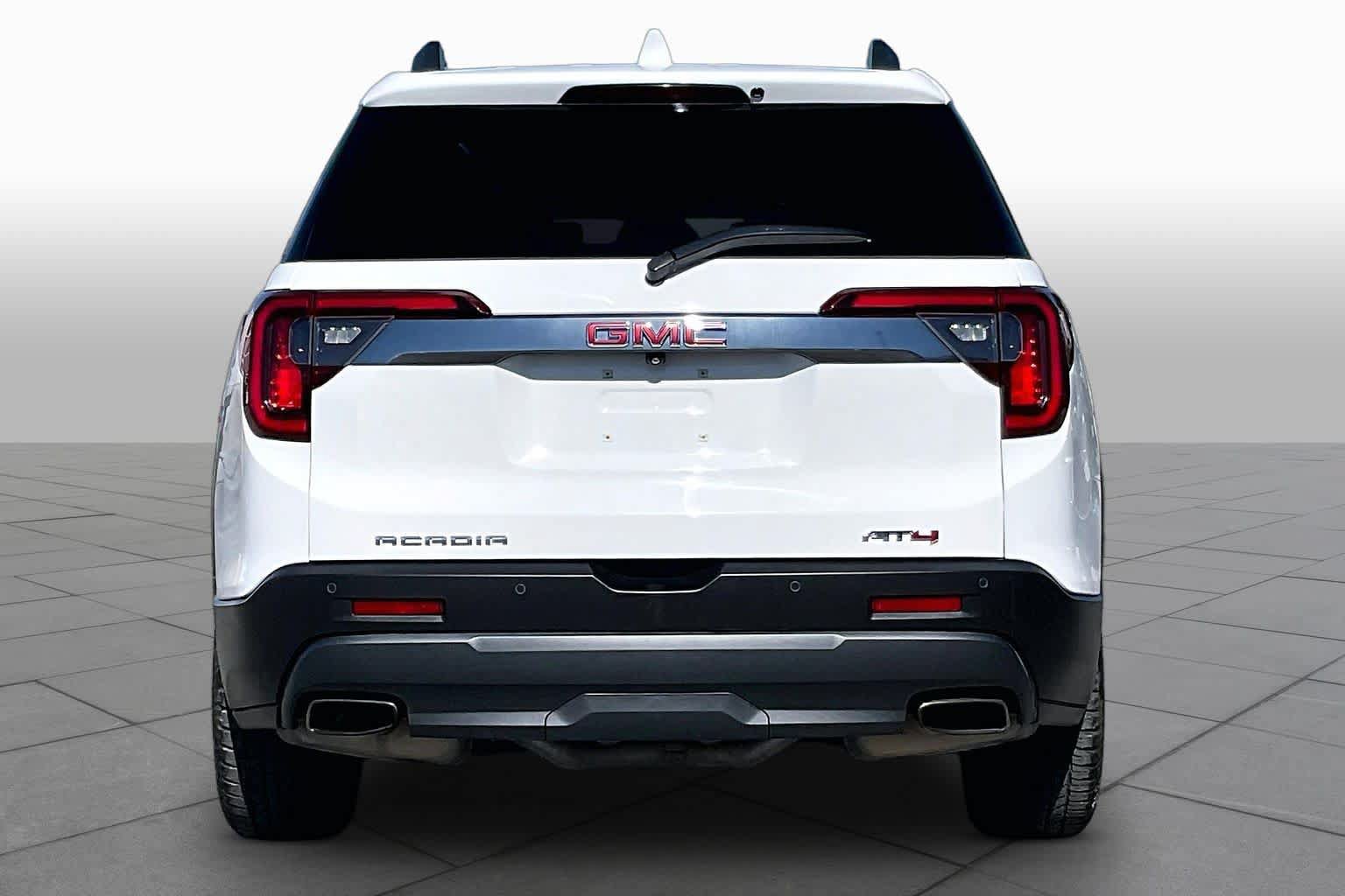 Used 2022 GMC Acadia AT4 w/ Technology Package AWD/4WD image 5