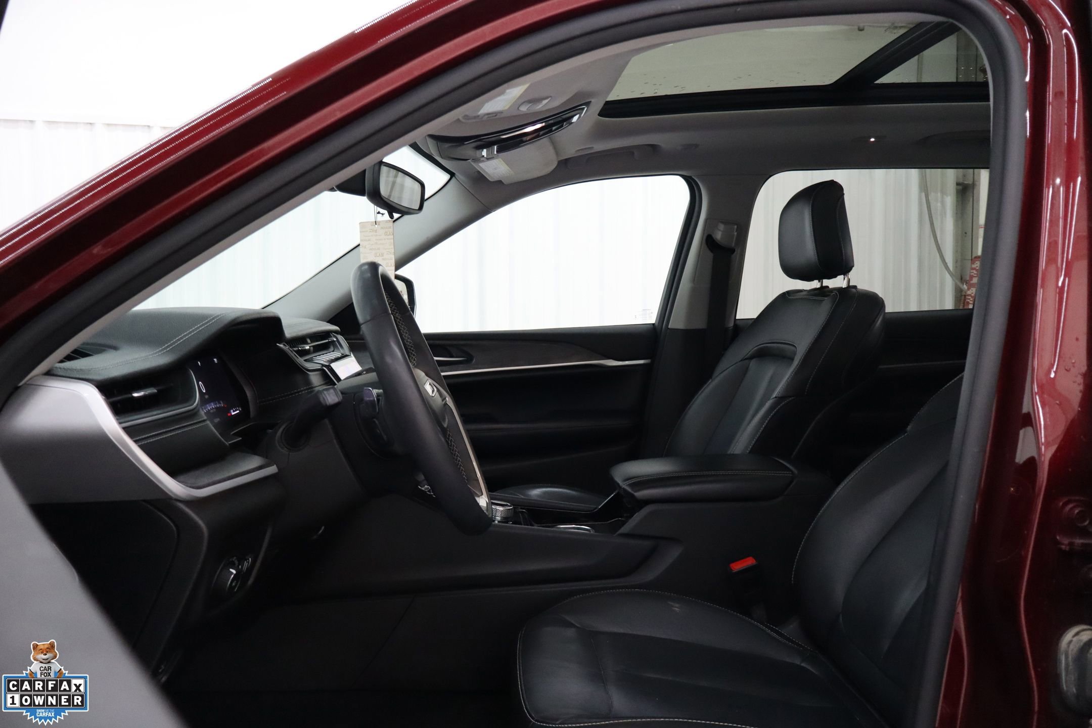 Used 2023 Jeep Grand Cherokee L Limited w/ Black Appearance Package AWD/4WD image 13