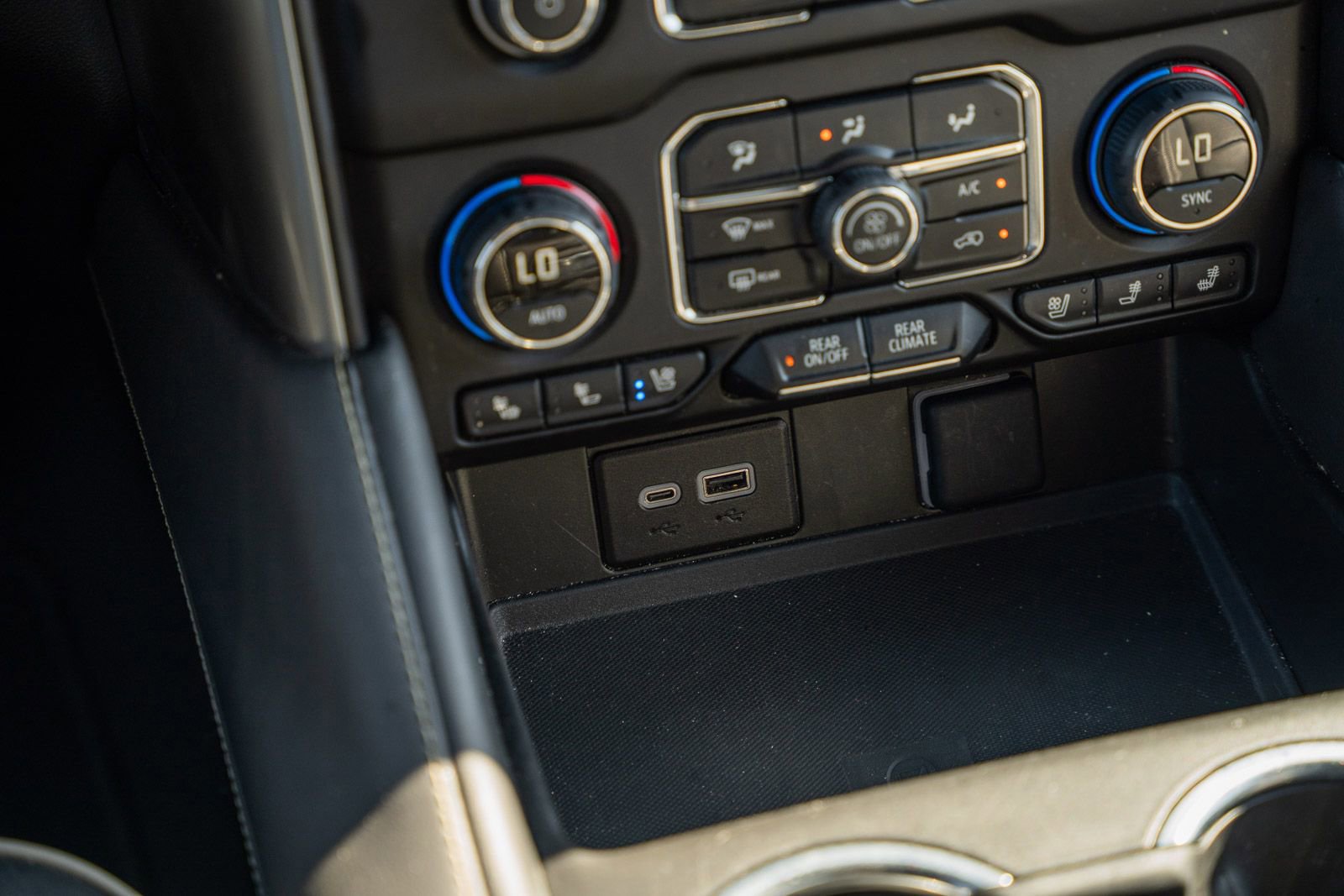 Used 2024 Chevrolet Tahoe Premier image 32