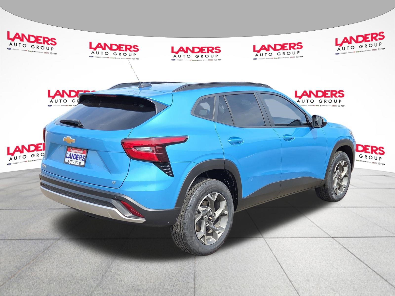 Used 2025 Chevrolet Trax LT w/ Driver Confidence Package FWD image 3