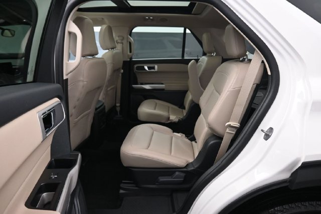 Certified 2024 Ford Explorer XLT w/ Equipment Group 202A AWD/4WD image 21