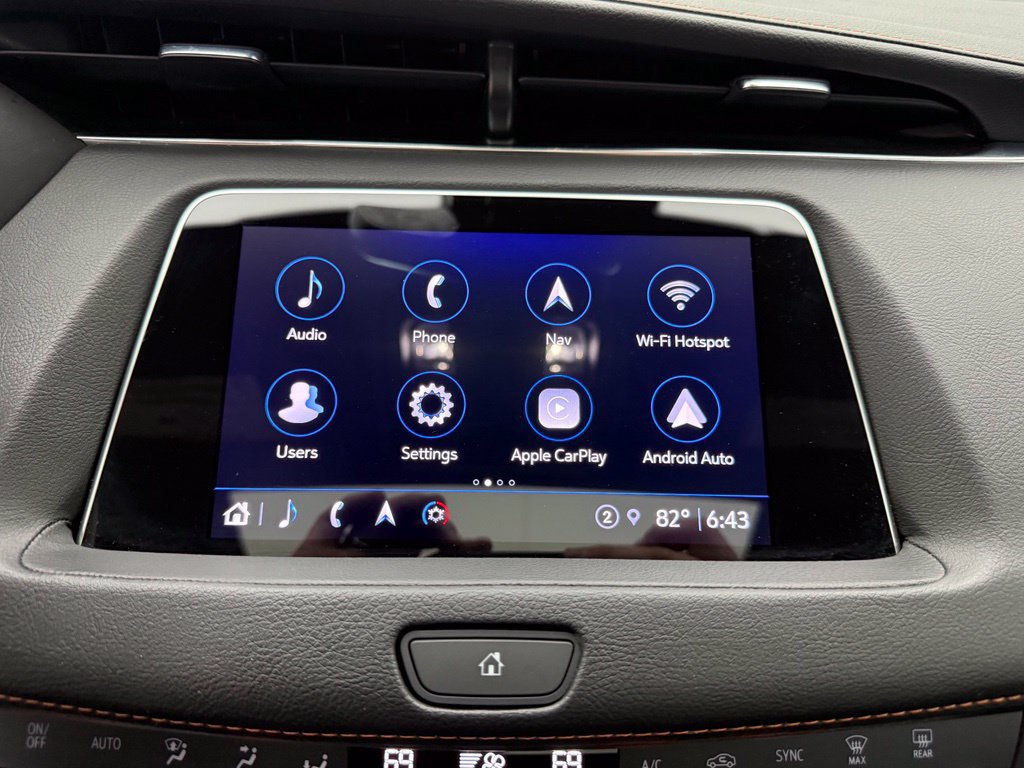 Used 2022 Cadillac XT4 Sport w/ Comfort Package AWD/4WD image 4