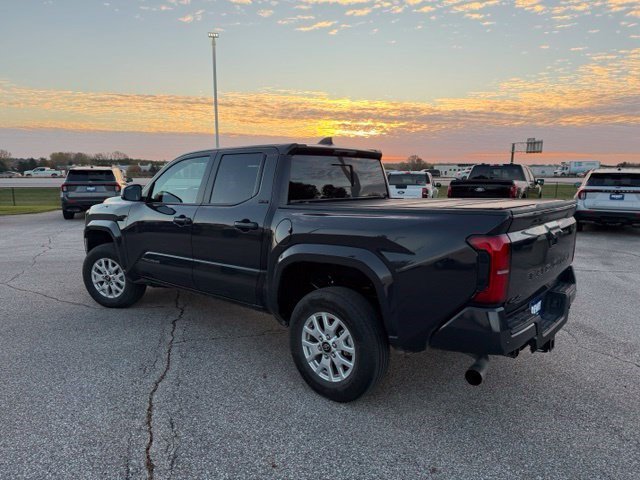 Used 2026 Toyota Tacoma SR5 w/ SR5 Upgrade Package AWD/4WD image 7