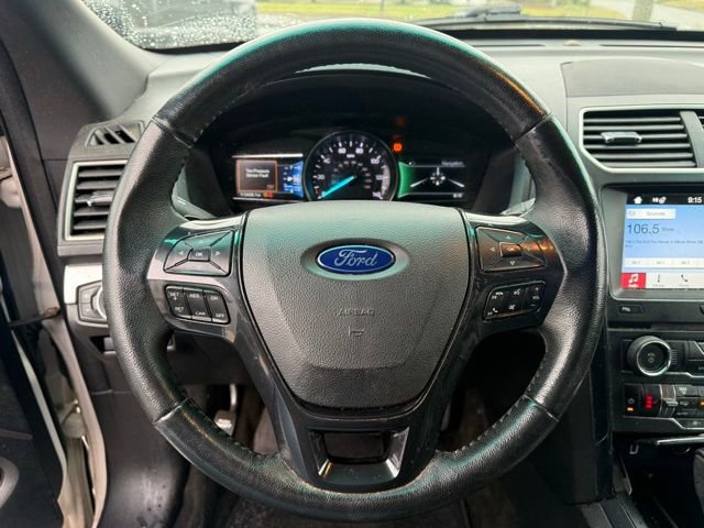 Certified 2017 Ford Explorer XLT w/ Equipment Group 202A FWD image 22