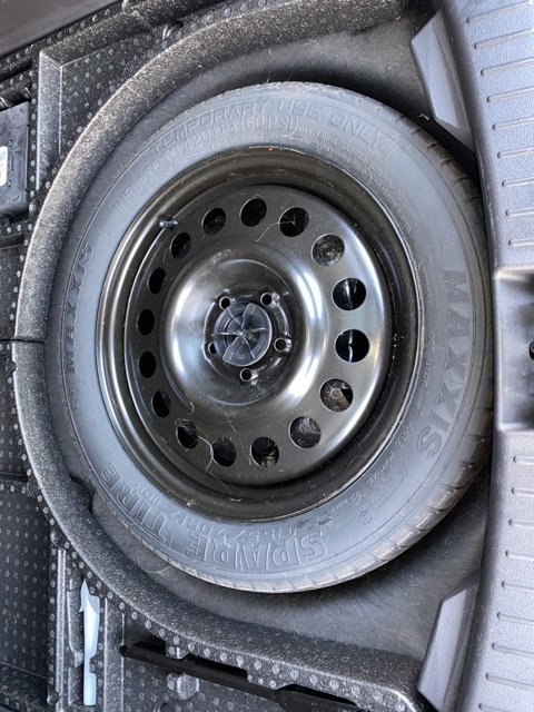 Certified 2018 Ford Escape SE w/ SE Sync 3 Package image 24