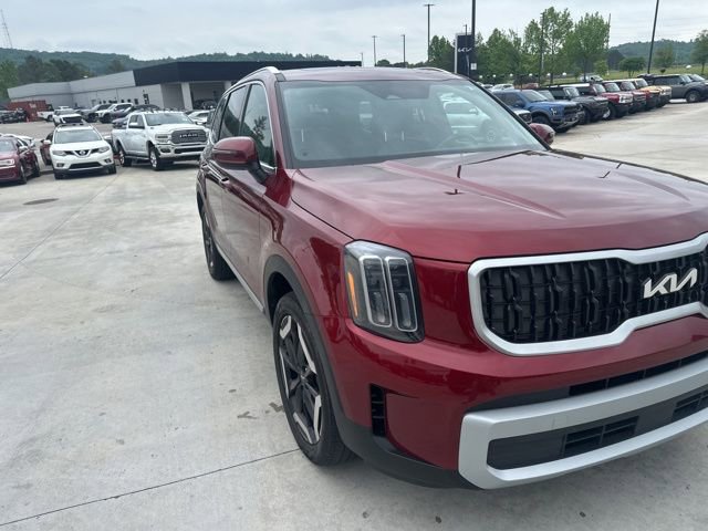Used 2023 Kia Telluride EX w/ EX Captain's Chair Package FWD image 6