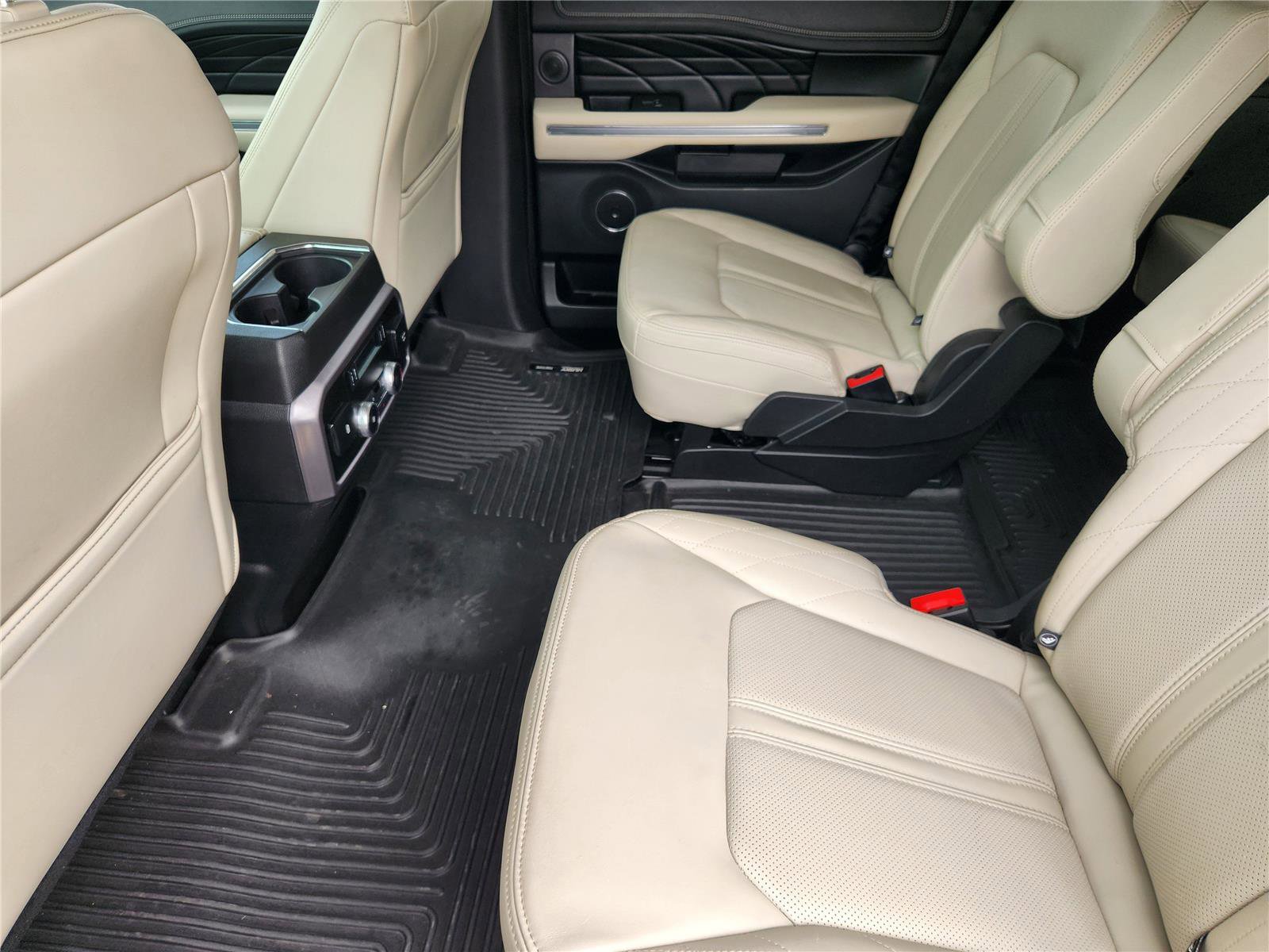 Certified 2019 Ford Expedition Platinum RWD image 28