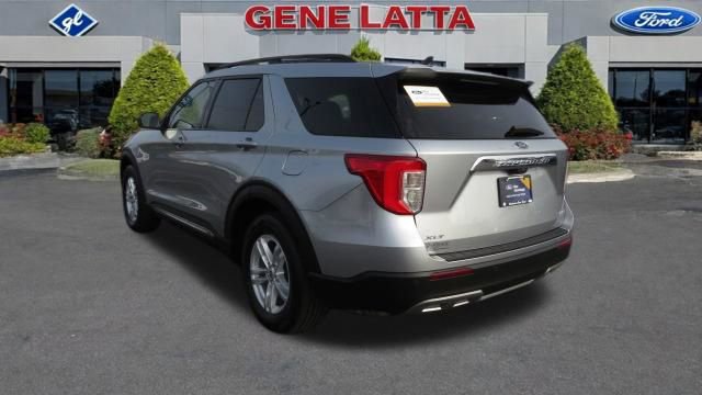 Certified 2022 Ford Explorer XLT w/ Equipment Group 202A image 3