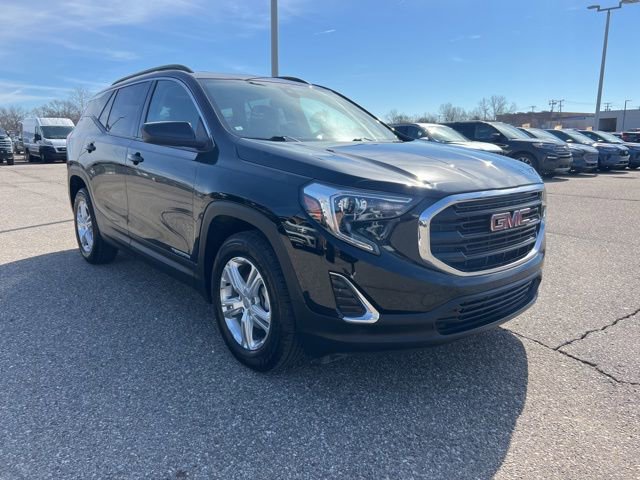 Used 2020 GMC Terrain SLE w/ Driver Convenience Package image 3