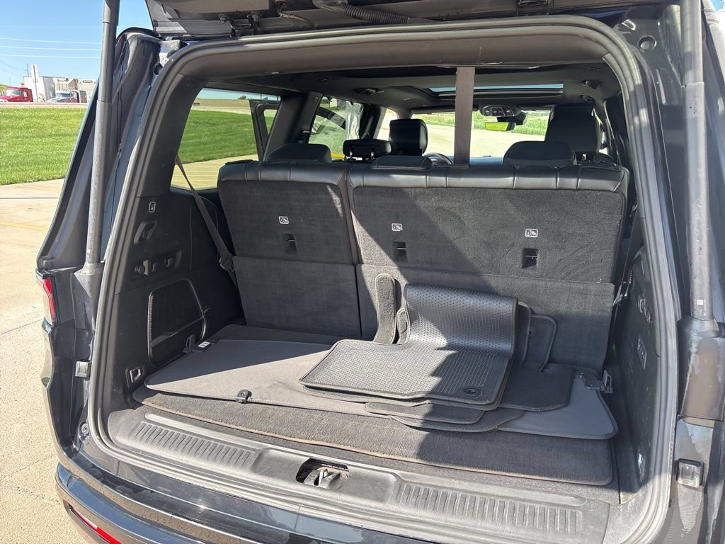 Used 2022 Jeep Wagoneer Series II AWD/4WD image 30