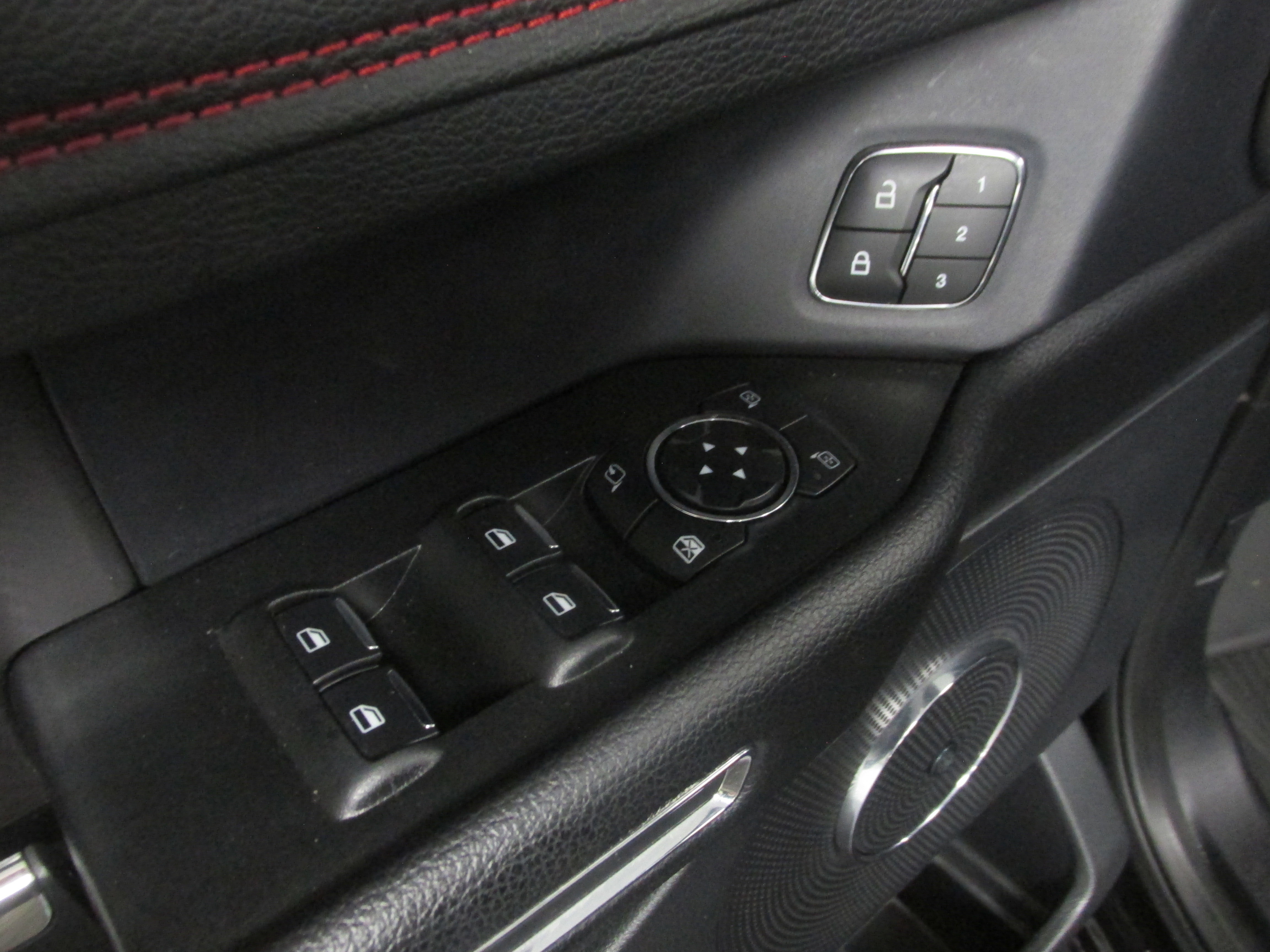 Certified 2020 Ford Expedition Limited w/ Equipment Group 303A image 32