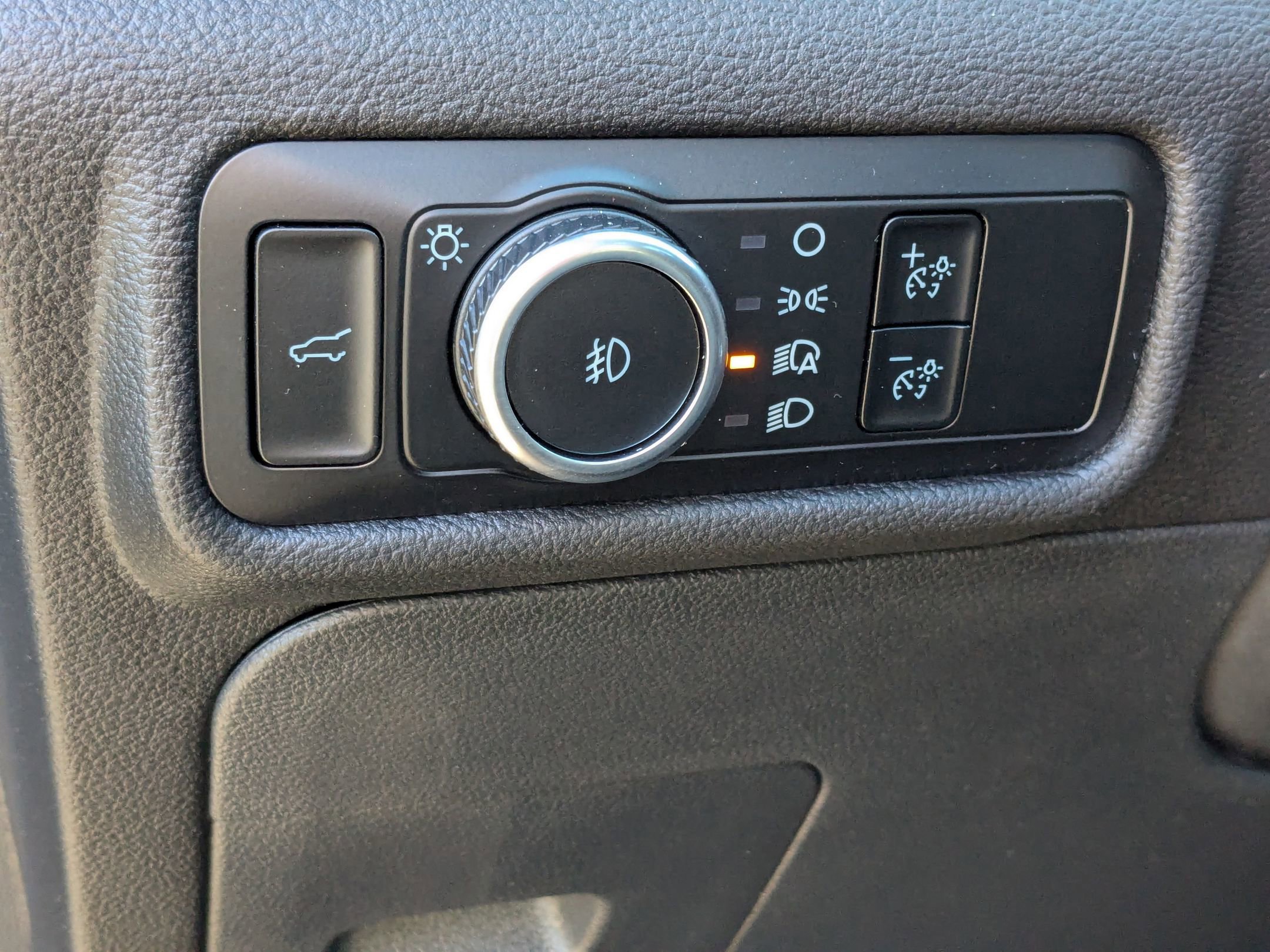 Certified 2024 Ford Explorer ST w/ Equipment Group 401A image 19