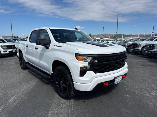 Used 2023 Chevrolet Silverado 1500 Custom w/ Rally Edition AWD/4WD image 4