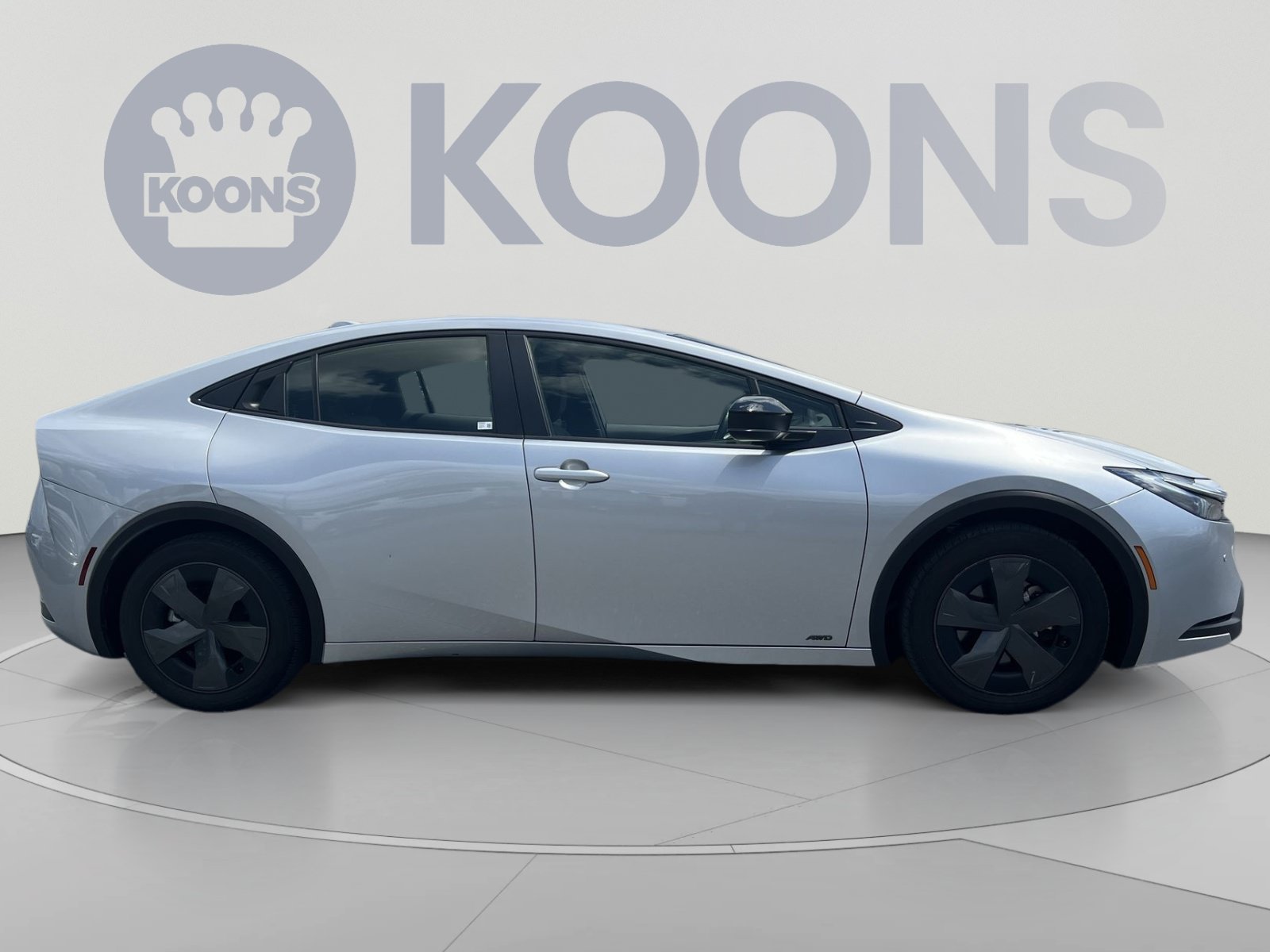Used 2025 Toyota Prius LE AWD/4WD image 8