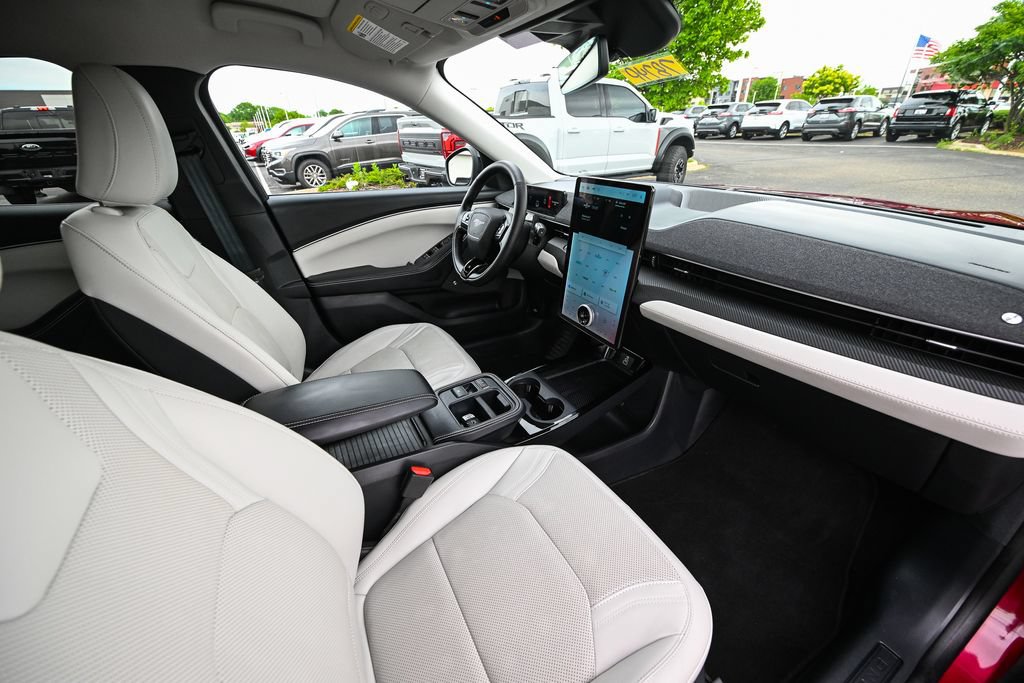 Certified 2025 Ford Mustang Mach-E Premium AWD/4WD image 24