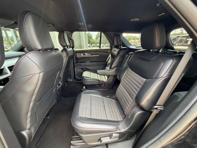 Certified 2025 Ford Explorer ST-Line AWD/4WD image 17