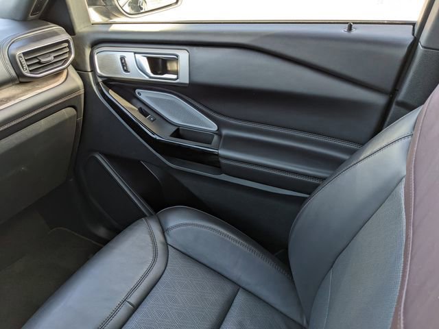 Certified 2023 Ford Explorer Platinum w/ Technology Package image 18