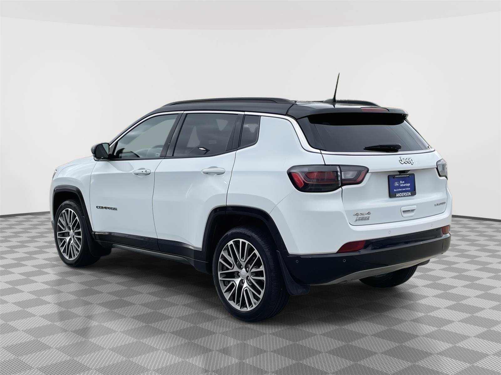 Used 2024 Jeep Compass Limited w/ Elite Group AWD/4WD image 9