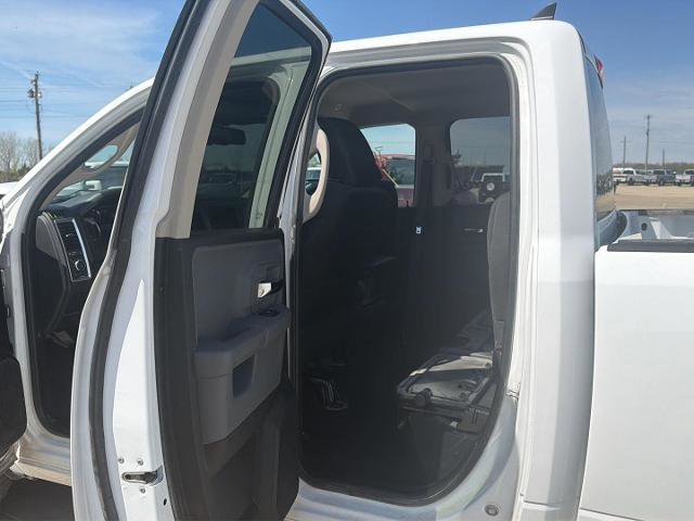 Used 2022 RAM 1500 Classic SLT w/ Electronics Group image 4