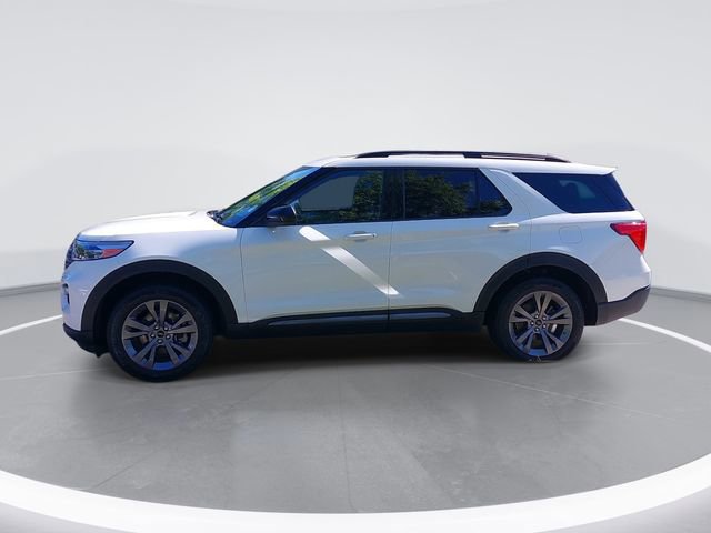 Certified 2022 Ford Explorer XLT w/ Equipment Group 202A AWD/4WD image 2