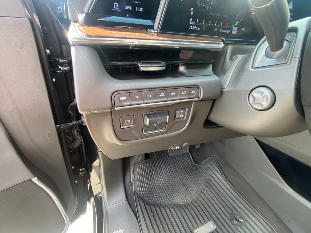 Used 2023 Cadillac Escalade ESV Sport Platinum w/ LPO, ONYX Package AWD/4WD image 12