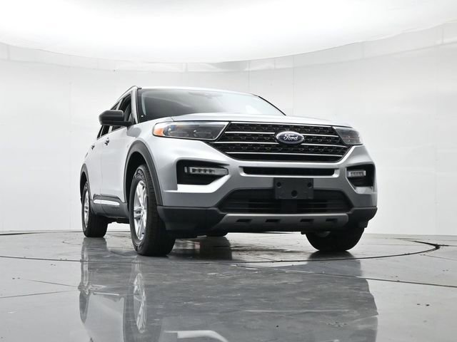 Certified 2023 Ford Explorer XLT w/ Equipment Group 202A image 35