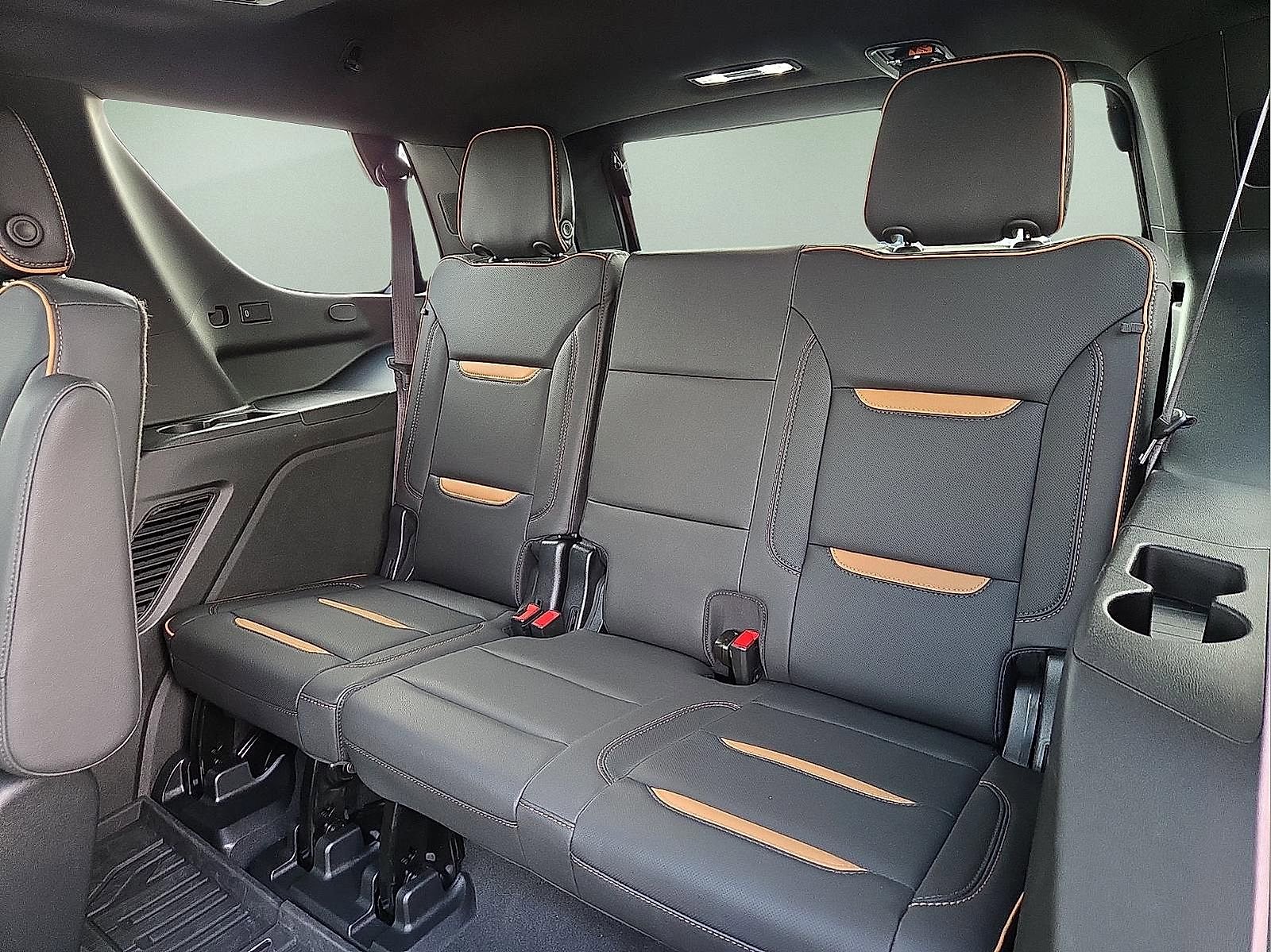 Used 2023 GMC Yukon AT4 image 10