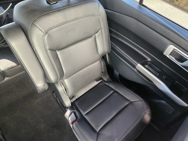 Certified 2023 Ford Explorer XLT w/ Equipment Group 202A AWD/4WD image 18
