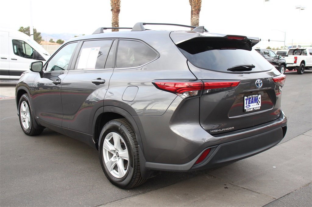 Used 2023 Toyota Highlander LE image 5