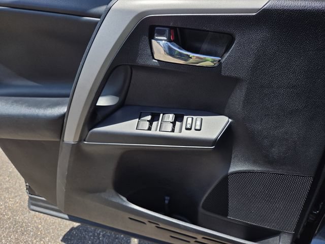 Used 2018 Toyota RAV4 XLE FWD image 15