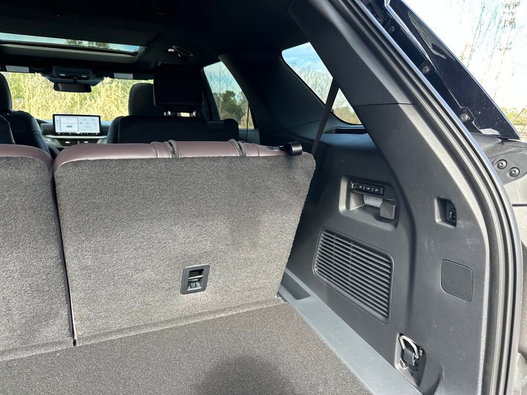 Certified 2026 Ford Explorer Platinum w/ LUX Leather Package AWD/4WD image 44