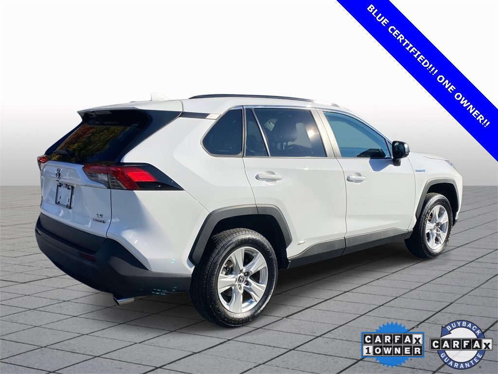 Used 2021 Toyota RAV4 LE image 4