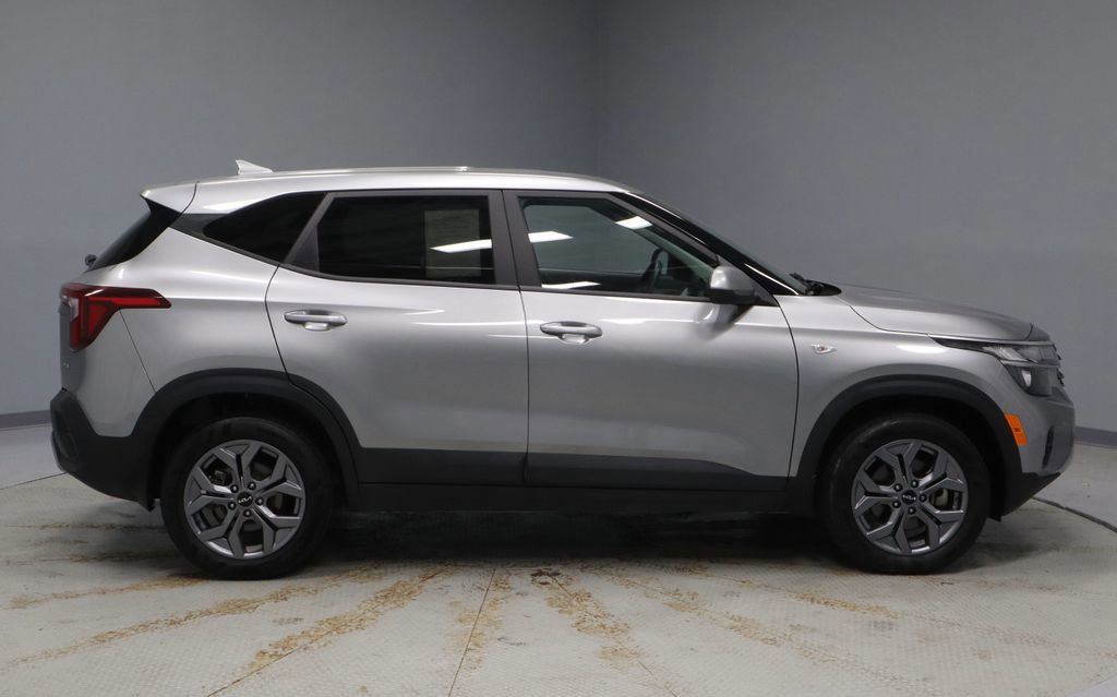 Used 2024 Kia Seltos LX image 6