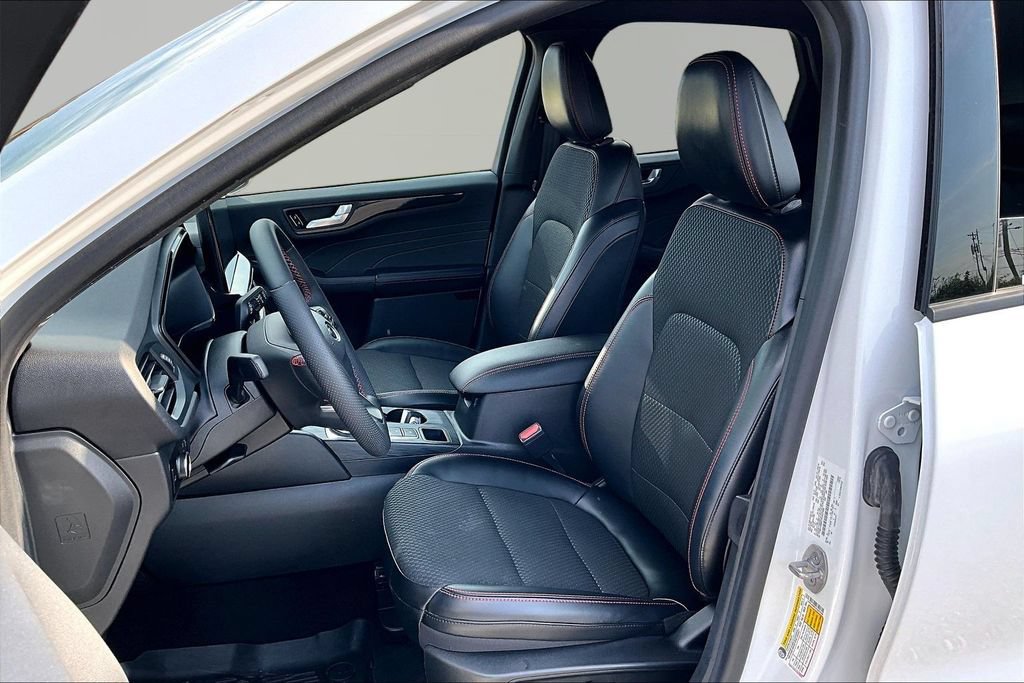 Certified 2023 Ford Escape ST-Line w/ Tech Pack #1 AWD/4WD image 25