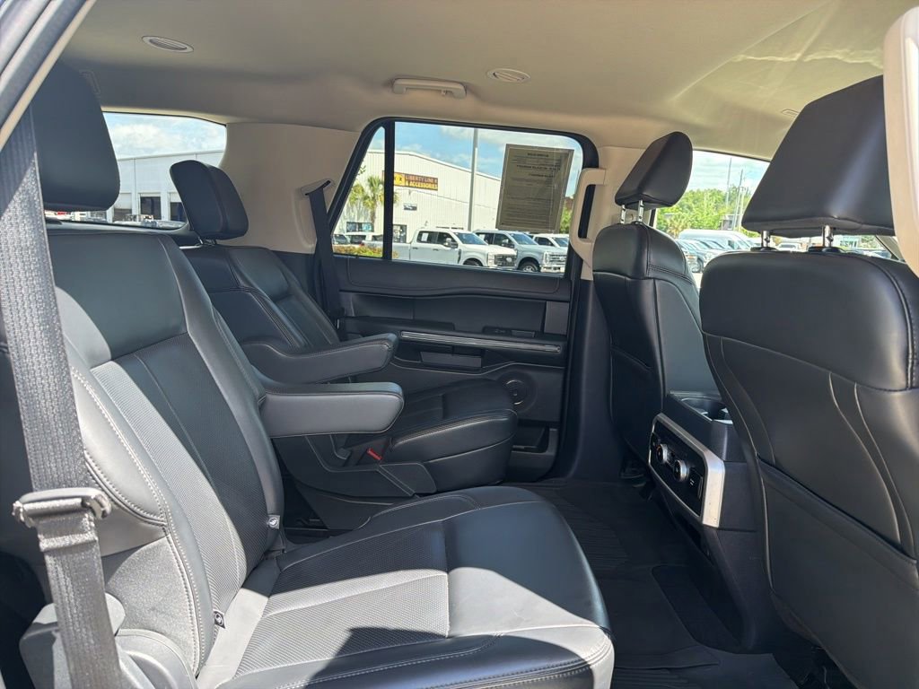 Certified 2024 Ford Expedition XLT RWD image 17