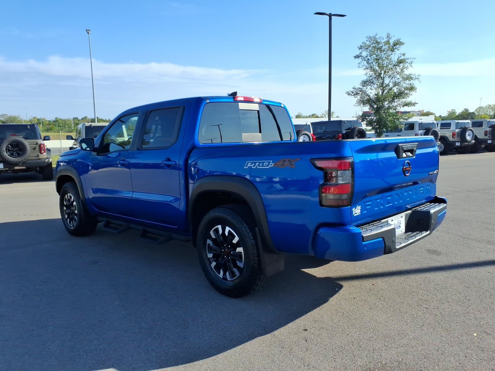 Used 2024 Nissan Frontier PRO-4X w/ Technology Package AWD/4WD image 5