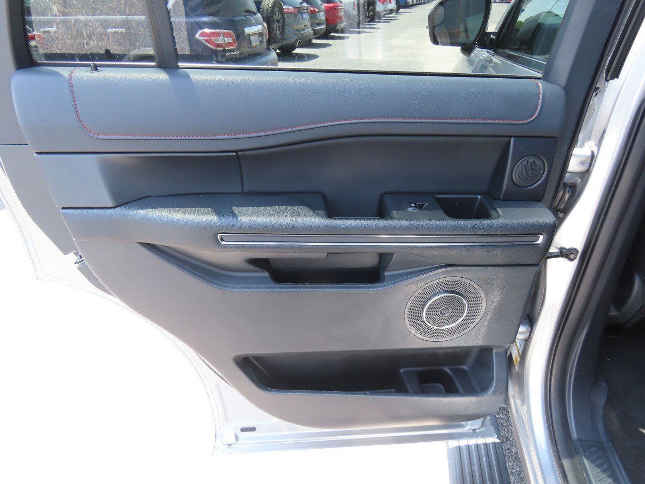 Certified 2024 Ford Expedition Limited AWD/4WD image 18