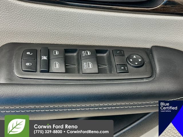 Used 2023 Chrysler Pacifica Limited FWD image 21