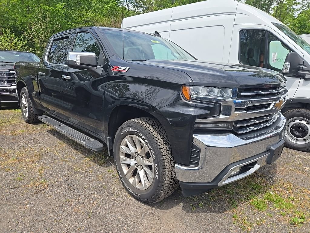 Used 2019 Chevrolet Silverado 1500 LTZ w/ LTZ Convenience Package AWD/4WD image 3